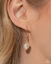 Load image into Gallery viewer, Cubed Cameo - Gold