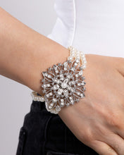 Load image into Gallery viewer, Flattering Florals - White
