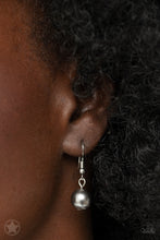 Load image into Gallery viewer, Lady In Waiting - Multi