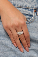Load image into Gallery viewer, Monogram Memento - Silver - M (R868)
