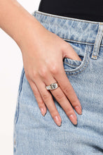 Load image into Gallery viewer, Monogram Memento - Silver - V (R872)
