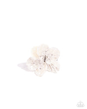Load image into Gallery viewer, Petal Pact - White (R898)
