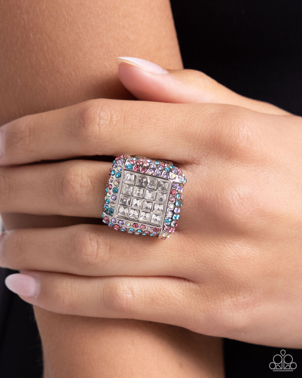 Medium SQUARE - Multi (R907)