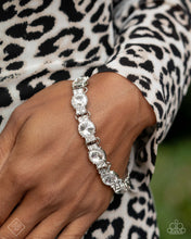 Load image into Gallery viewer, Fiercely 5th Avenue - 0325

