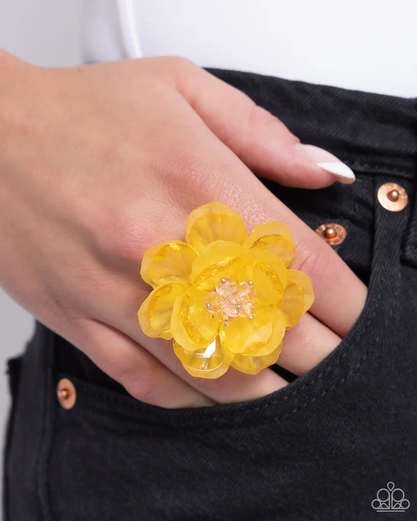 Petal Privilege - Yellow (R931)