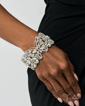Load image into Gallery viewer, Elaborate Enchantment - White Zi - Bracelet
