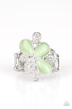 Load image into Gallery viewer, Diamond Daises - Green
