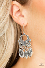 Load image into Gallery viewer, Country Chimes - Silver
