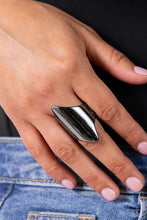 Load image into Gallery viewer, Pointed Palm Desert - Black (R830)
