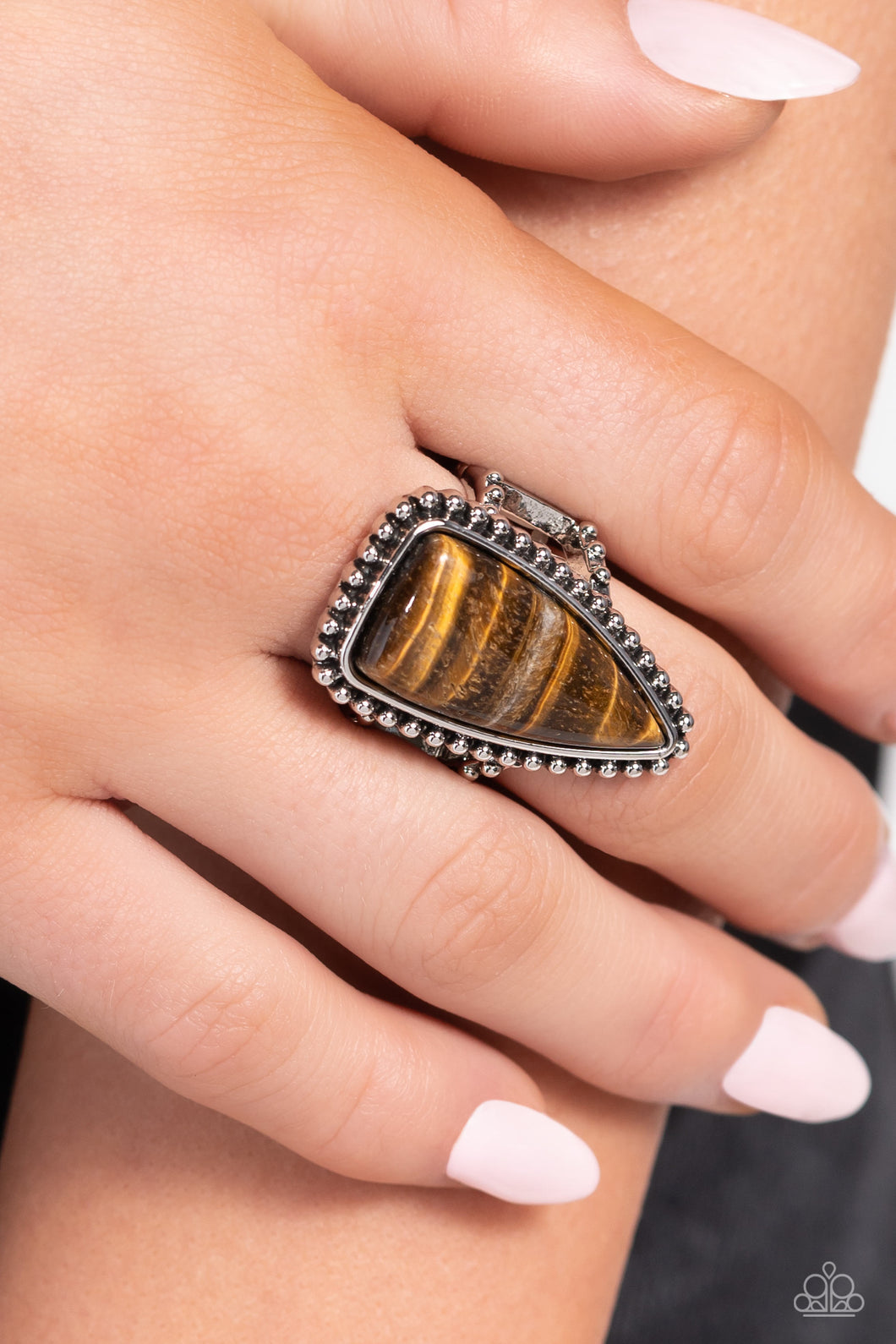 Earthy Engagement - Brown (R685)