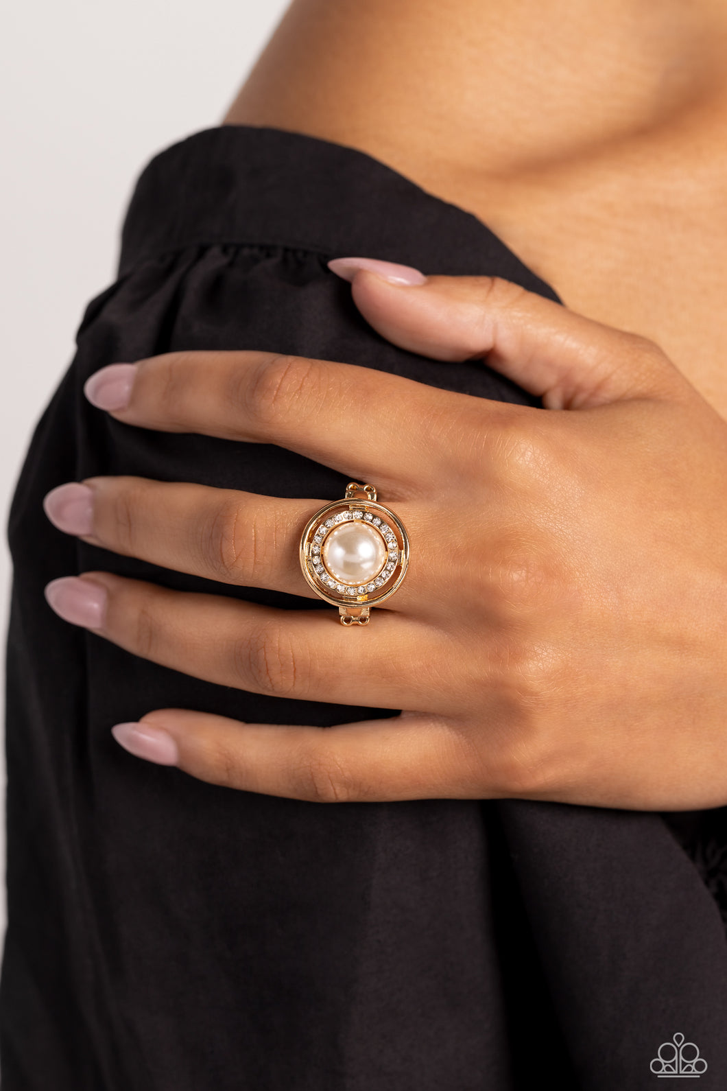 Chic Center - Gold (R742)