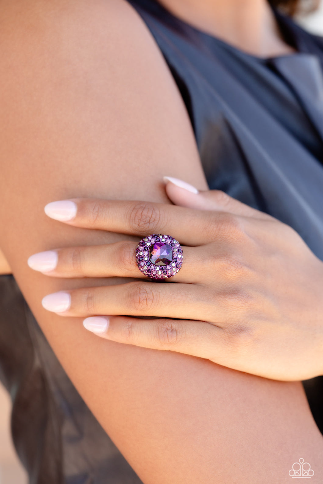 Glistening Grit - Purple (R693)